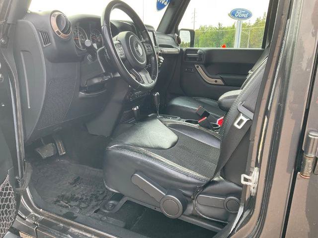 Used 2017 Jeep Wrangler Unlimited Sahara AWD/4WD image 3