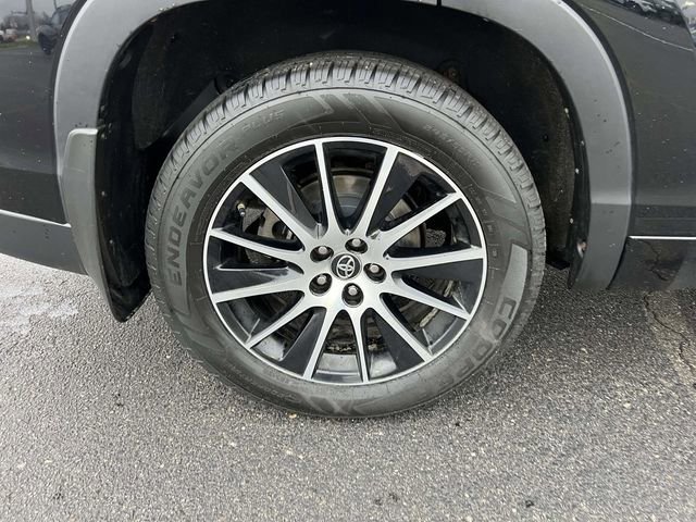 Used 2018 Toyota Highlander SE image 11