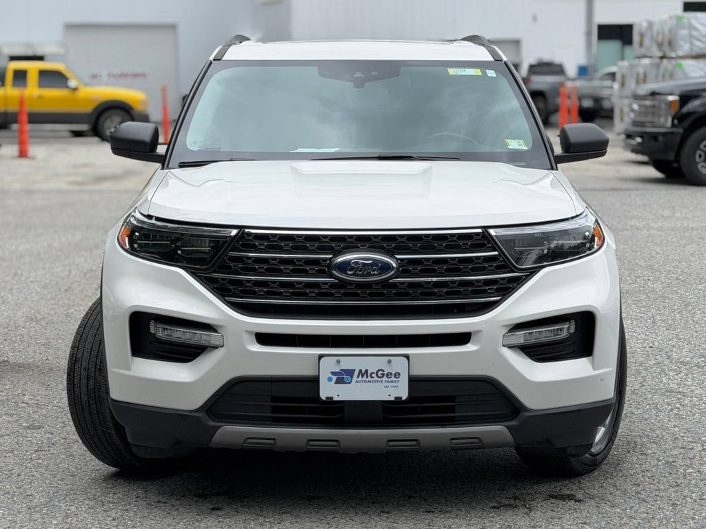 Certified 2022 Ford Explorer XLT w/ Equipment Group 202A AWD/4WD image 2