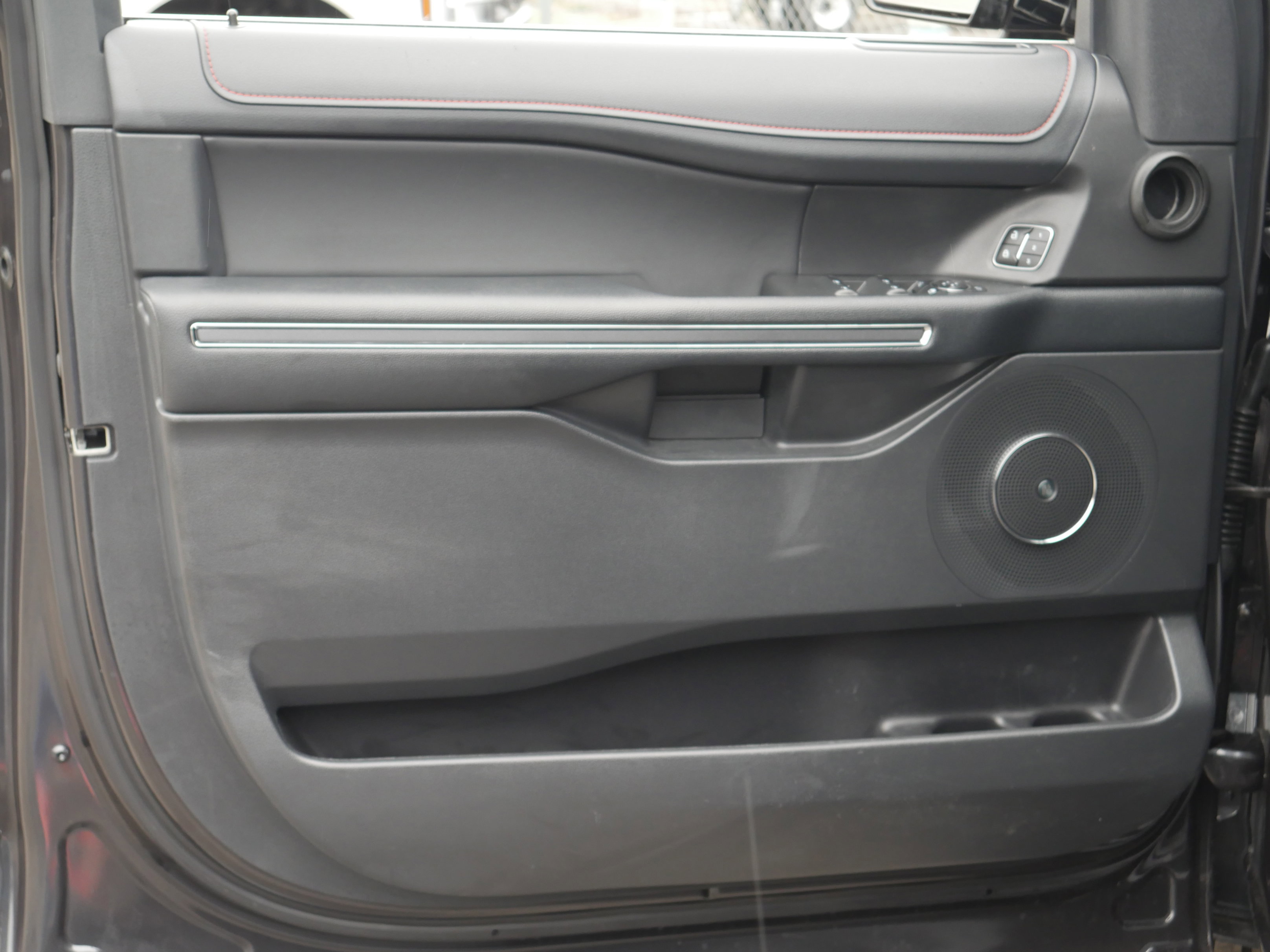 Certified 2024 Ford Expedition Limited image 40