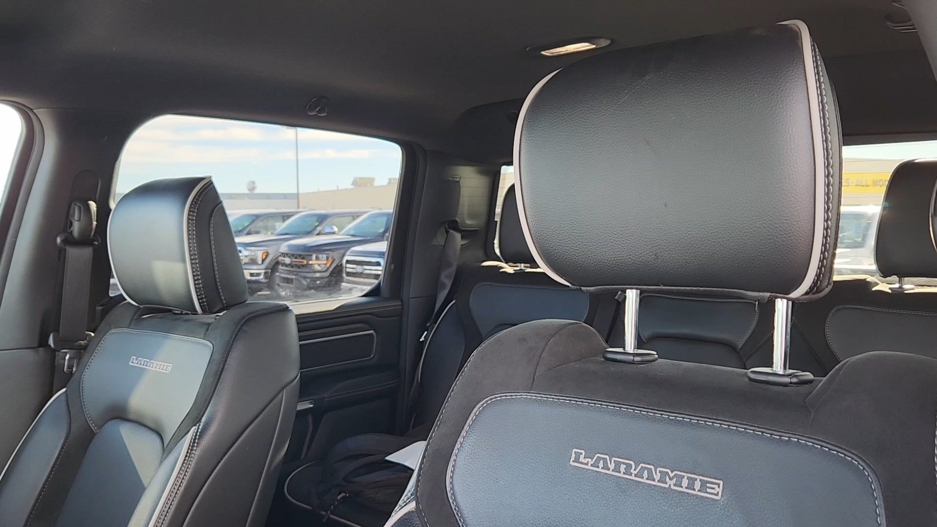 Used 2025 RAM 1500 Laramie AWD/4WD image 10