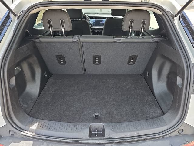 Used 2023 Chevrolet Bolt EUV LT w/ Driver Confidence Package FWD image 12