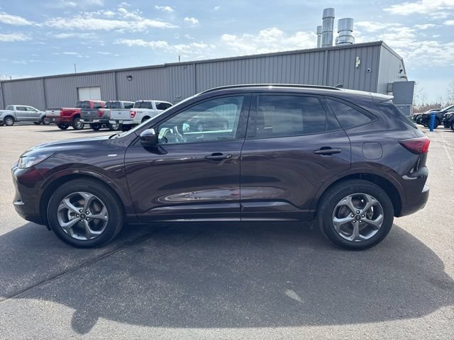 Certified 2023 Ford Escape ST-Line Select w/ Tech Pack #2 AWD/4WD image 4