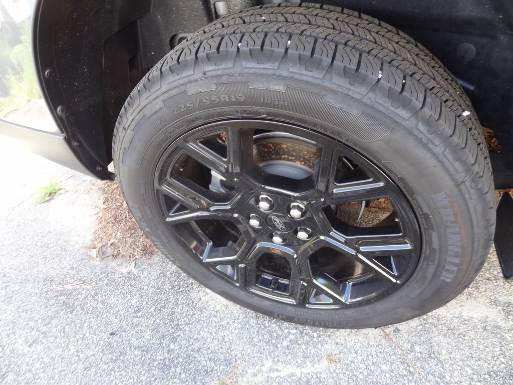 Certified 2026 Ford Maverick Lariat w/ Black Appearance Package AWD/4WD image 18