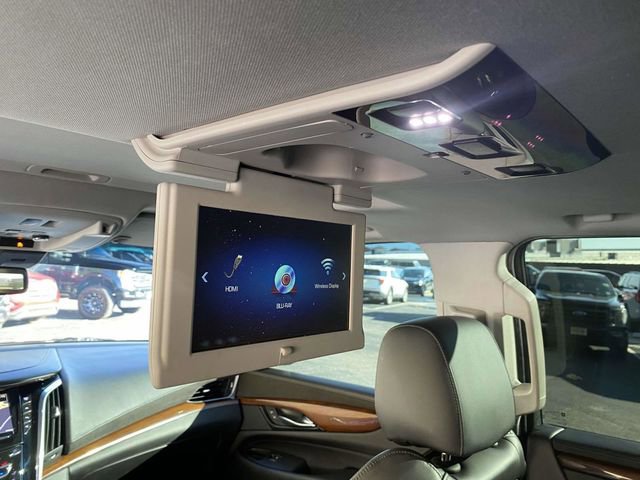 Used 2019 Cadillac Escalade ESV Premium Luxury image 32