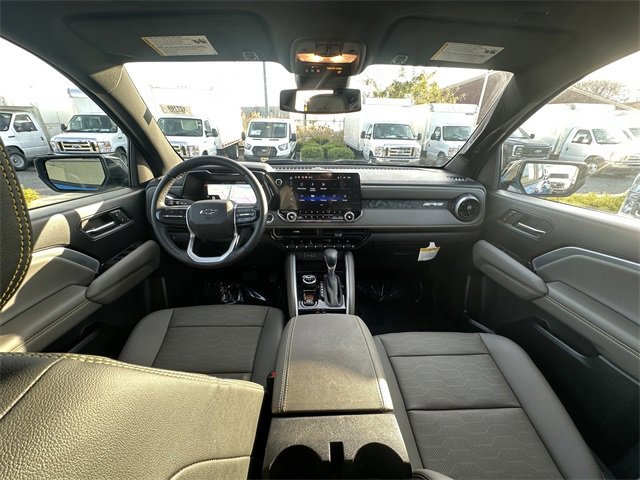 Used 2024 Chevrolet Colorado ZR2 w/ ZR2 Bison Edition image 17