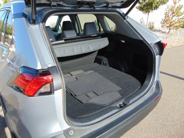 Used 2022 Toyota RAV4 XLE Premium AWD/4WD image 24