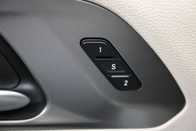 Used 2024 Chrysler Pacifica Touring-L FWD image 15