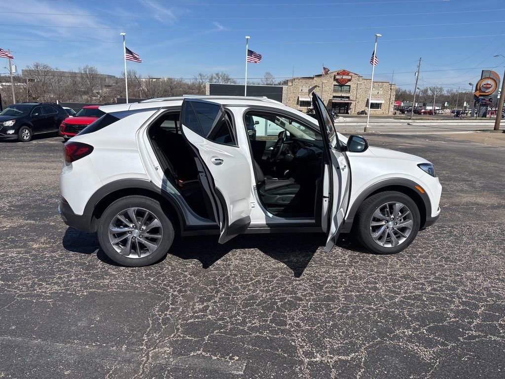 Used 2023 Buick Encore GX Essence w/ Experience Buick Package image 8