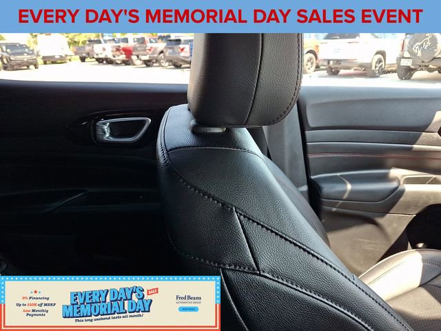 Used 2023 Jeep Compass Trailhawk AWD/4WD image 13