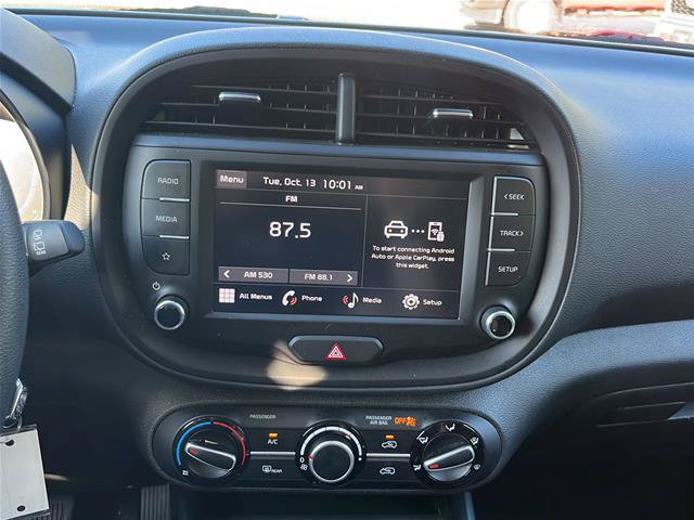 Used 2025 Kia Soul LX w/ LX Technology Package FWD image 17