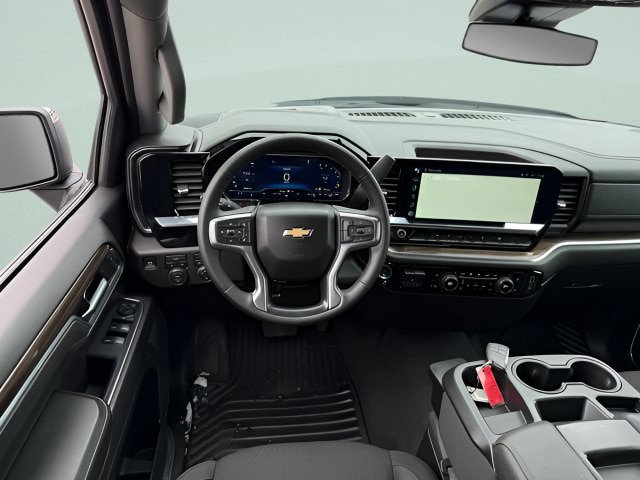 Used 2025 Chevrolet Silverado 1500 LT AWD/4WD image 7
