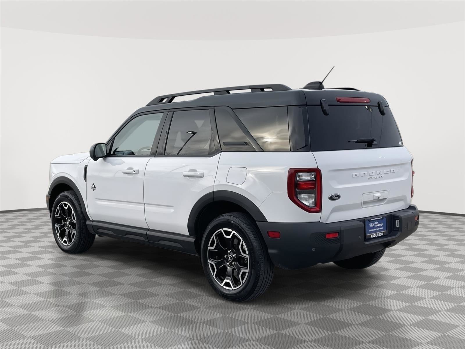 Certified 2025 Ford Bronco Sport Outer Banks w/ Outer Banks Tech Package+ AWD/4WD image 9