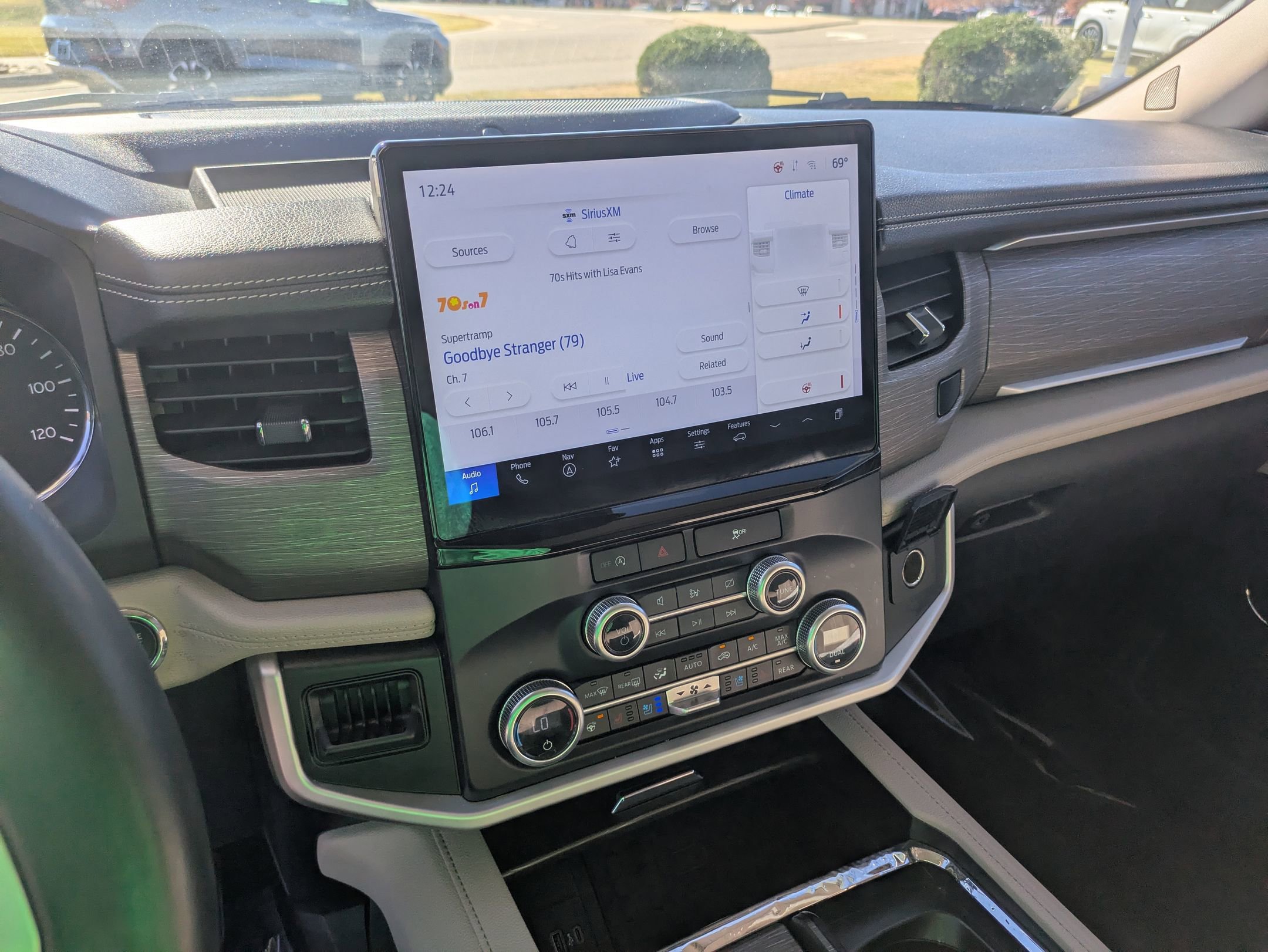 Certified 2024 Ford Expedition Limited image 19