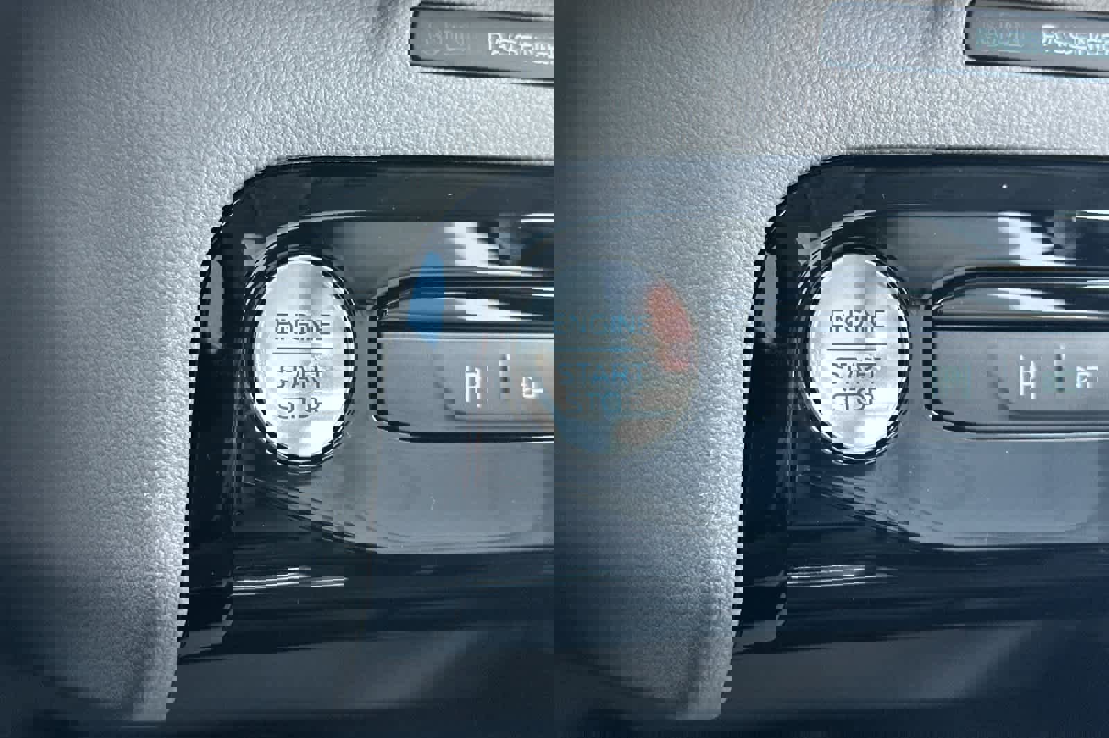 Certified 2025 Ford Escape SE w/ PHEV Premium Package image 23