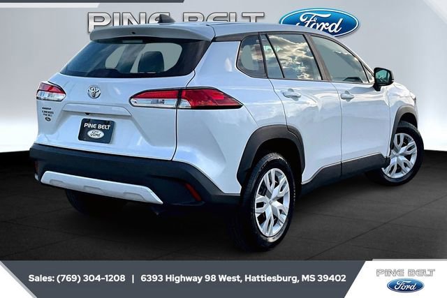 Used 2023 Toyota Corolla Cross L image 4