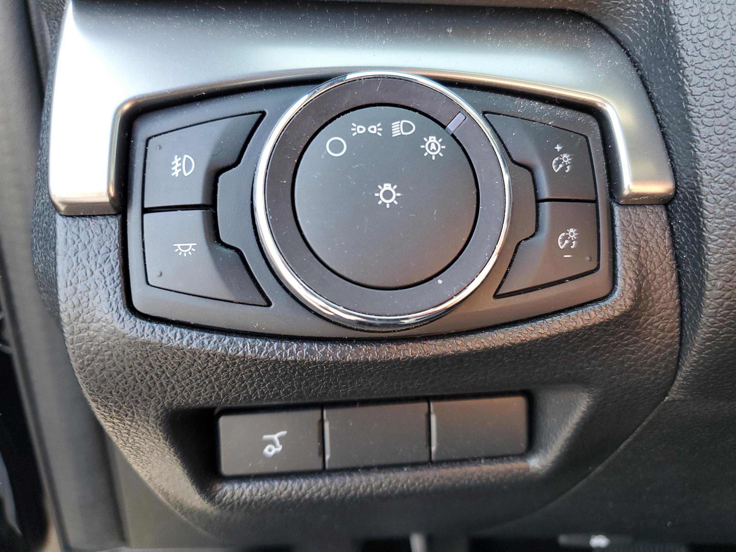 Certified 2019 Ford Explorer XLT w/ Equipment Group 201A FWD image 21