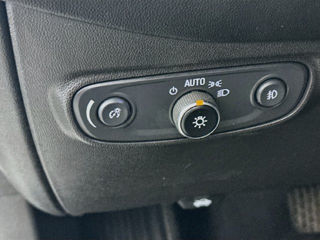 Used 2021 Chevrolet Equinox LT FWD image 15