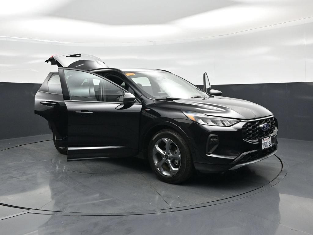 Certified 2023 Ford Escape ST-Line w/ Tech Pack #1 FWD image 33