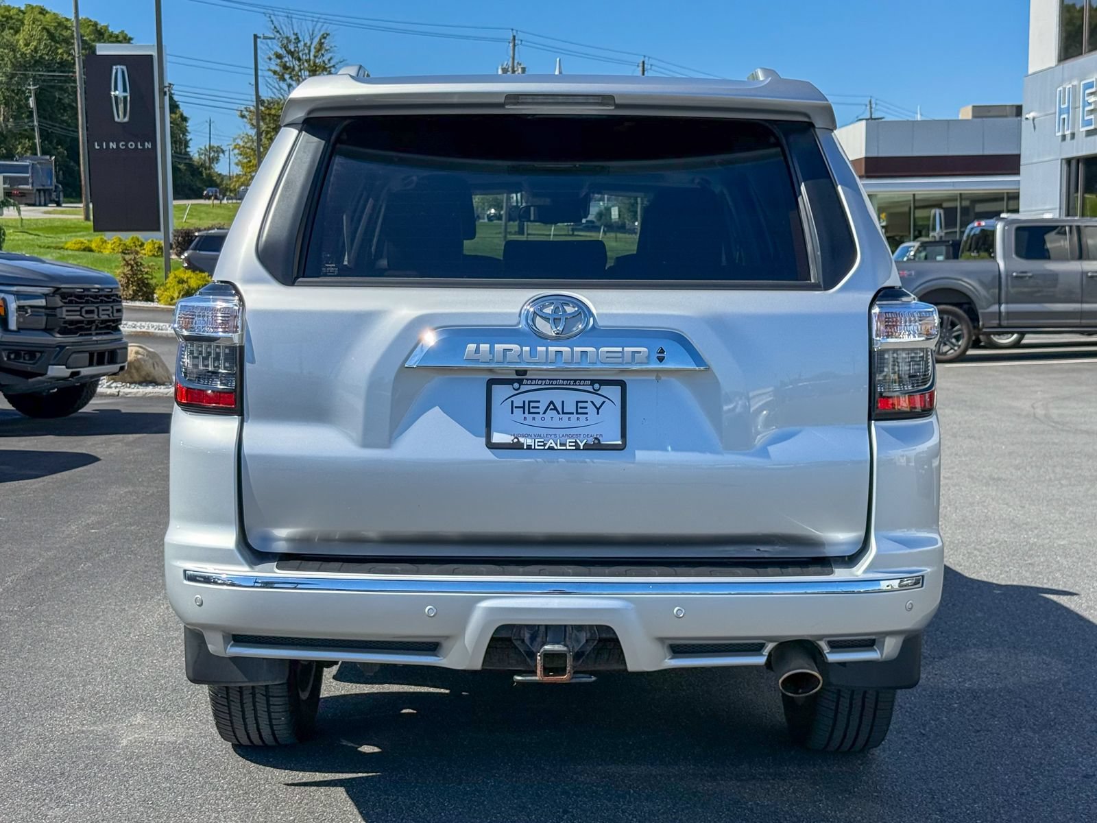 Used 2023 Toyota 4Runner Limited AWD/4WD image 5
