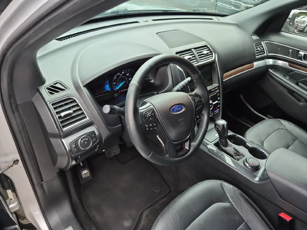 Certified 2018 Ford Explorer Limited AWD/4WD image 20