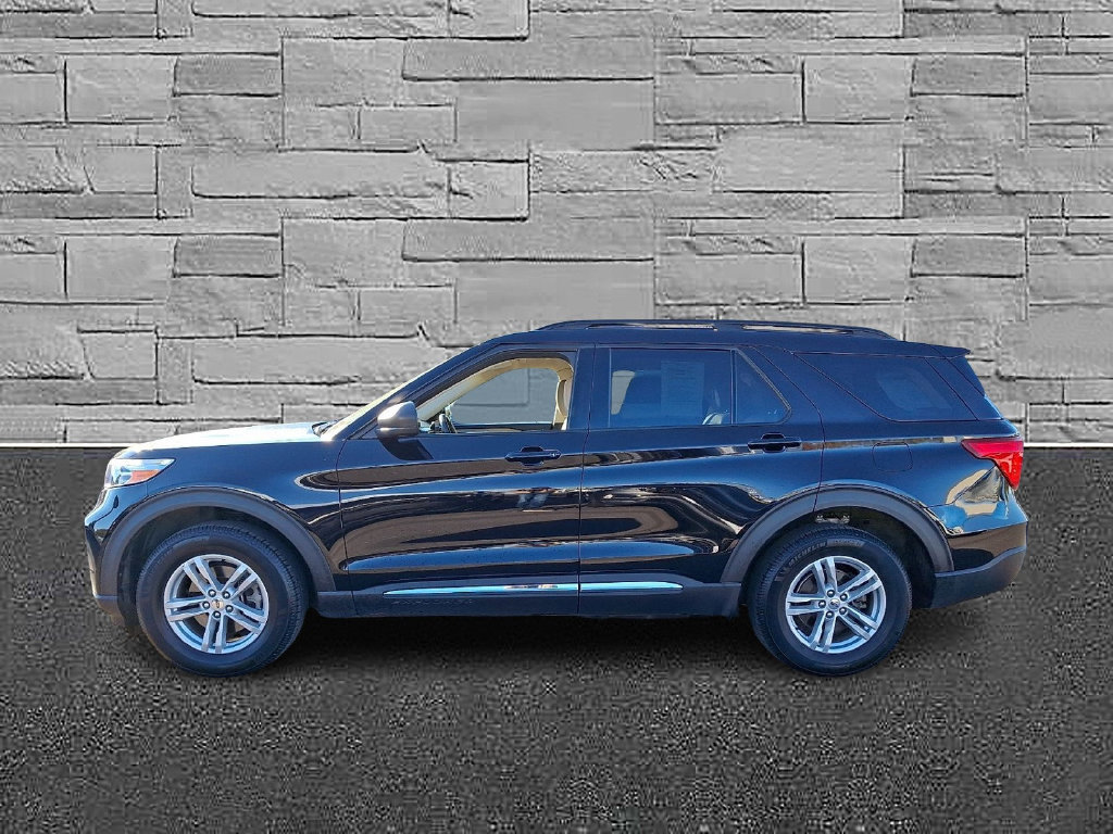 Certified 2021 Ford Explorer XLT w/ Equipment Group 202A AWD/4WD image 6