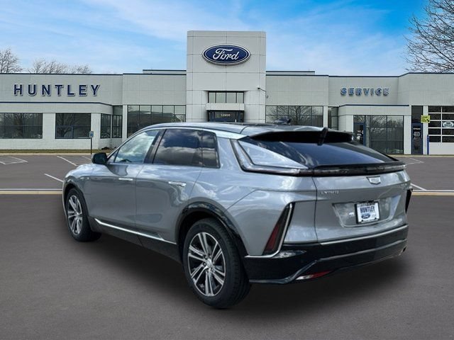 Used 2024 Cadillac Lyriq Luxury AWD/4WD image 6