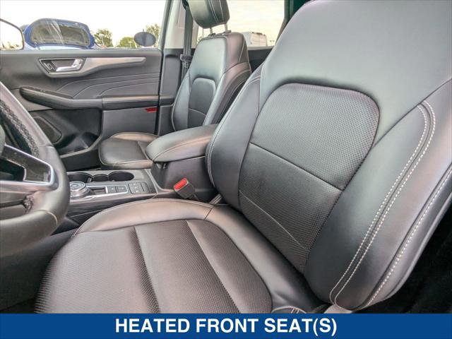 Certified 2022 Ford Escape Titanium w/ Class II Trailer Tow Package image 13