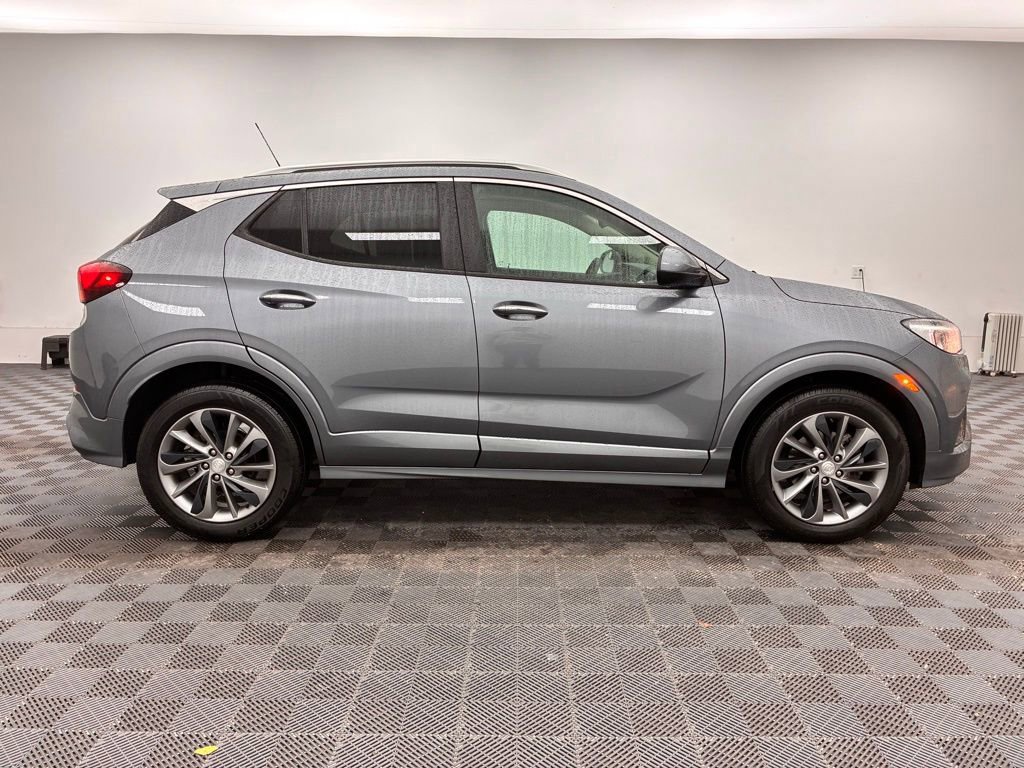 Used 2022 Buick Encore GX Preferred w/ Sport Touring Package image 3