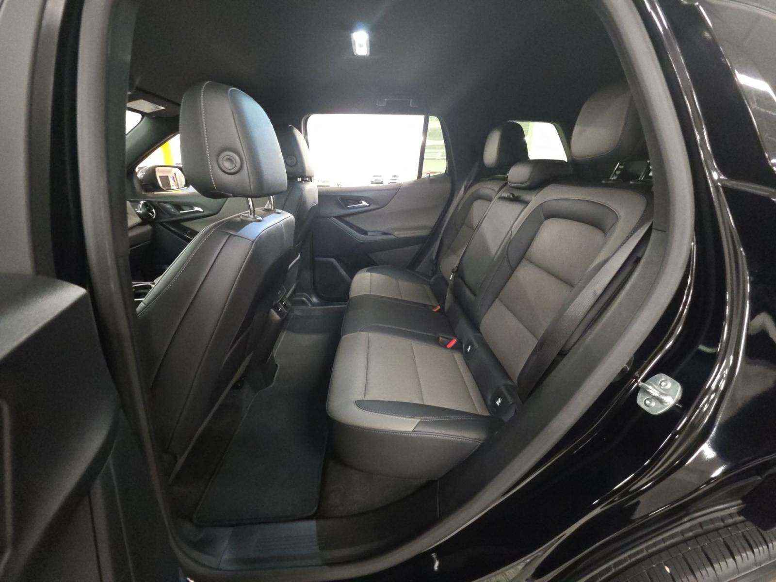 Used 2025 Chevrolet Equinox LT w/ Convenience Package II FWD image 11