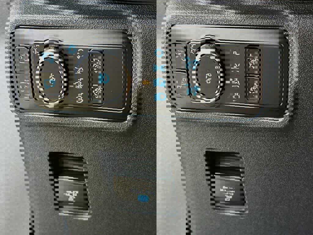 Certified 2025 Ford Bronco Raptor w/ Interior Carbon Fiber Pack image 27