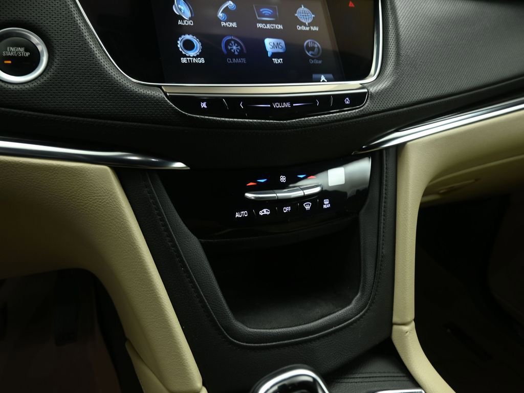 Used 2017 Cadillac XT5 FWD image 15