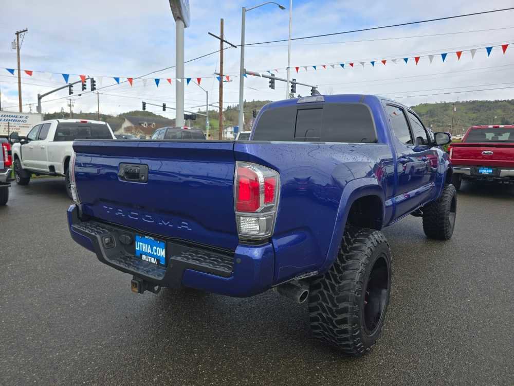 Used 2023 Toyota Tacoma TRD Sport w/ TRD Premium Sport Package image 5
