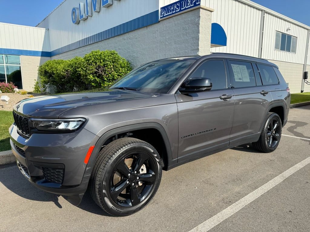 Used 2023 Jeep Grand Cherokee L Laredo AWD/4WD image 37