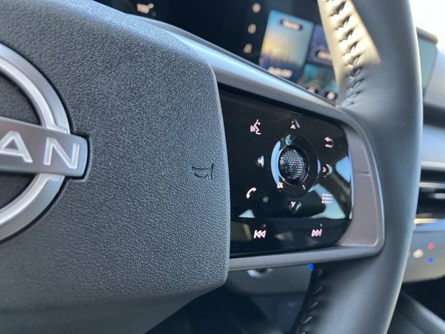 Used 2025 Nissan Murano SV image 14