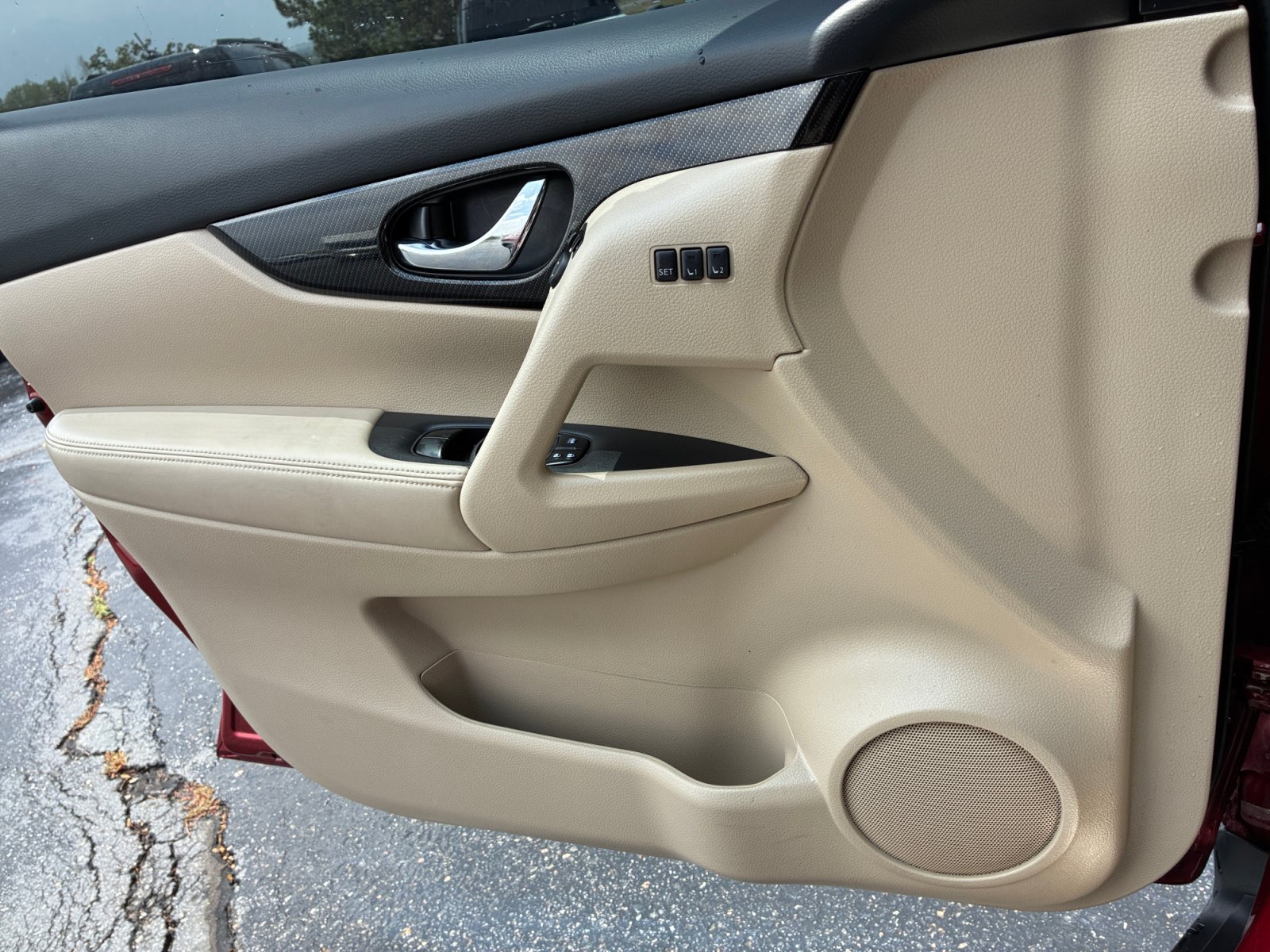 Used 2018 Nissan Rogue SL w/ Premium Package FWD image 13