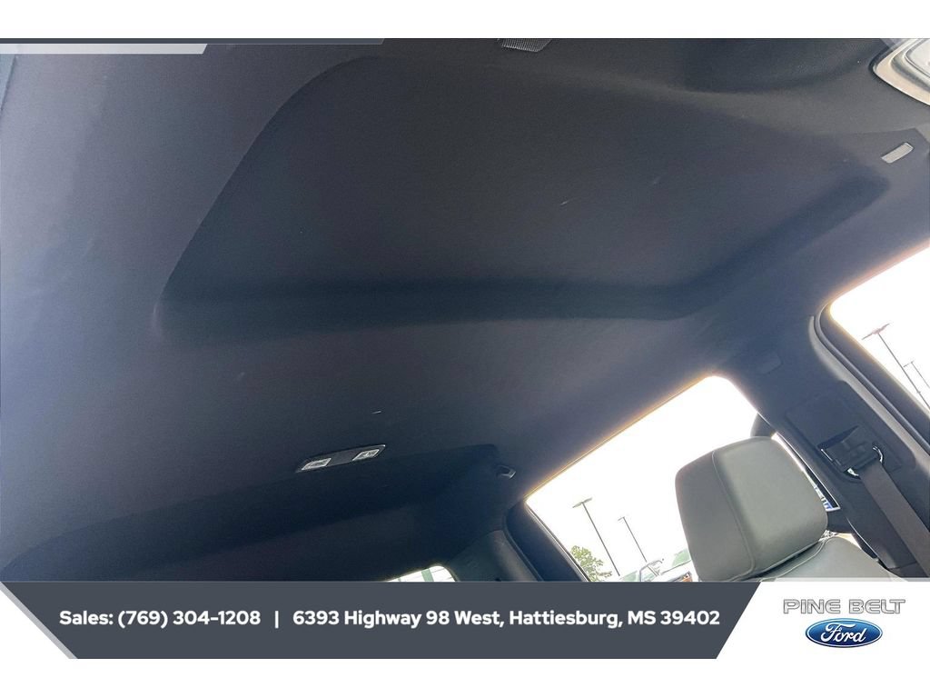 Used 2025 GMC Sierra 1500 SLT AWD/4WD image 17