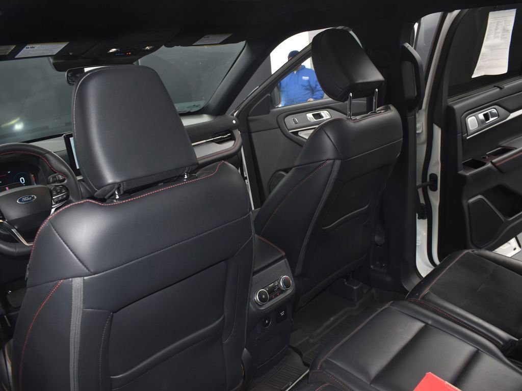 Certified 2025 Ford Explorer ST image 34