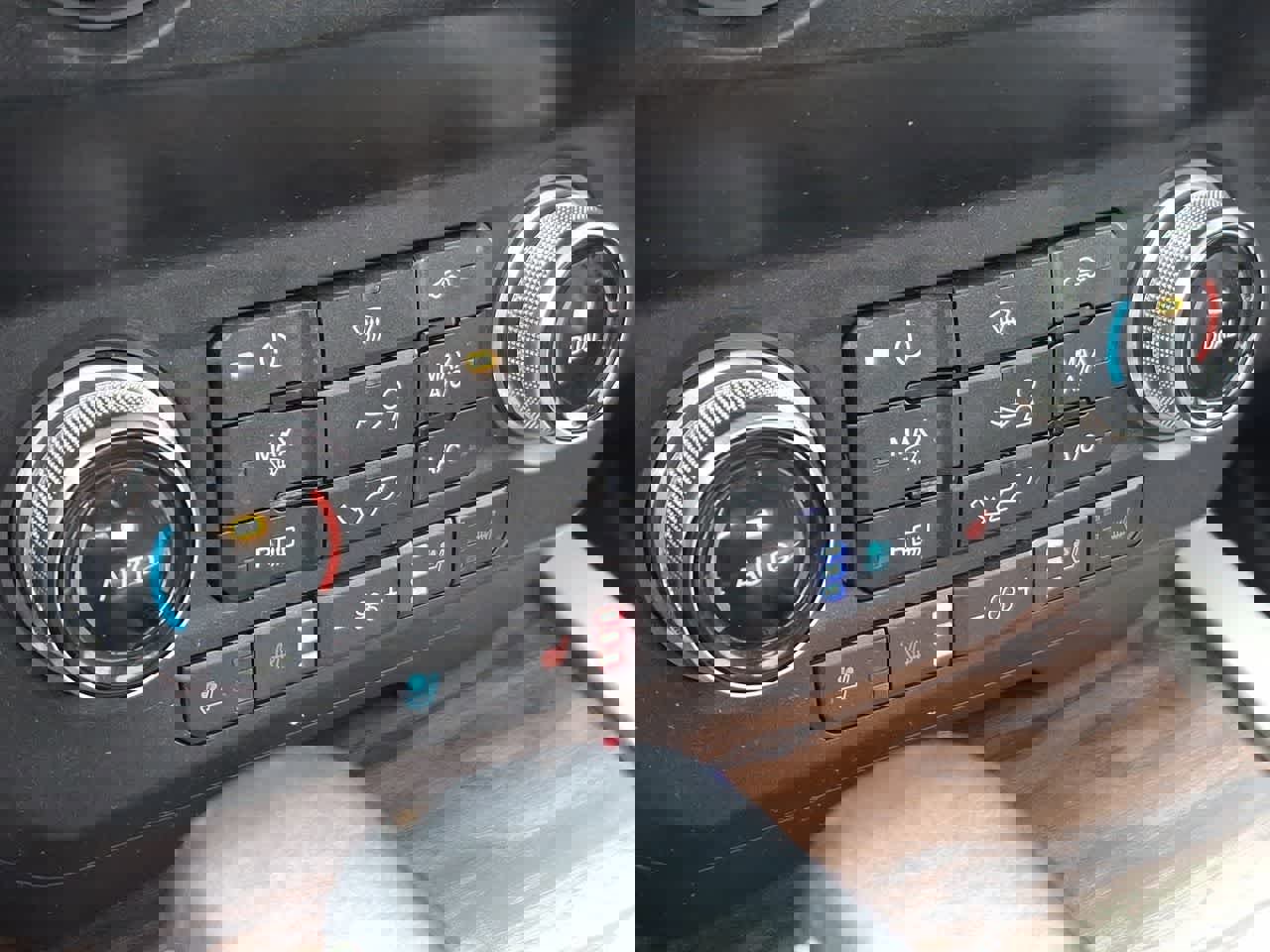 Certified 2019 Ford F150 Lariat w/ Equipment Group 502A Luxury image 25