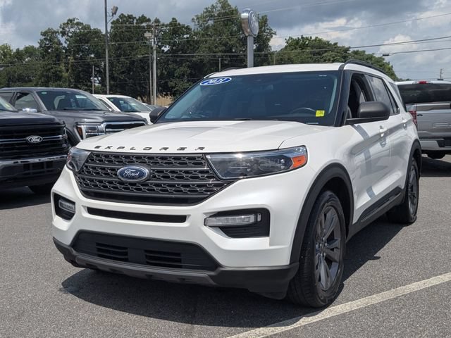 Certified 2021 Ford Explorer XLT w/ Equipment Group 202A RWD image 7