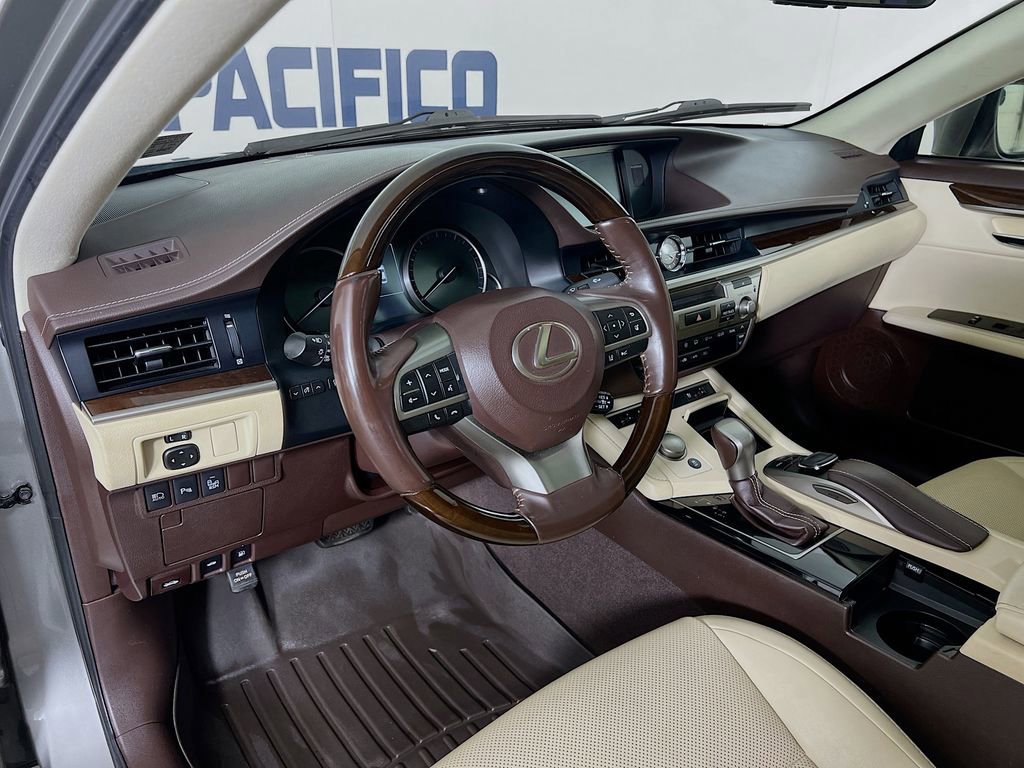 Used 2018 Lexus ES 350 w/ Navigation System Package image 11