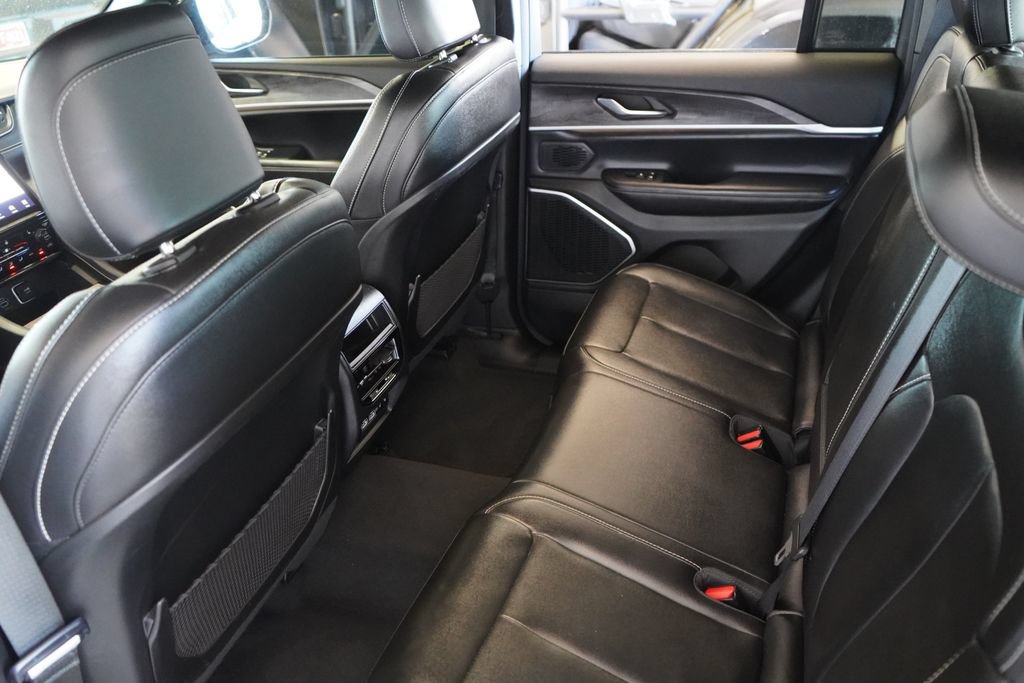 Used 2024 Jeep Grand Cherokee Limited 4xe AWD/4WD image 27