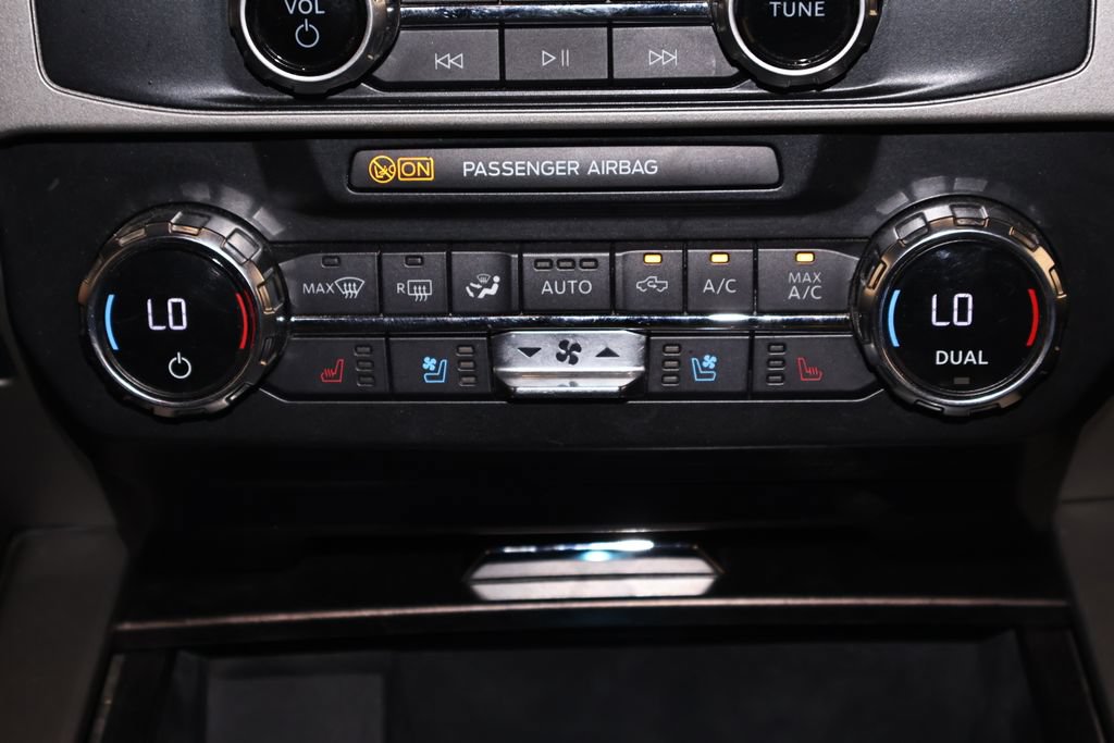 Certified 2022 Ford F350 Lariat w/ Chrome Package AWD/4WD image 35