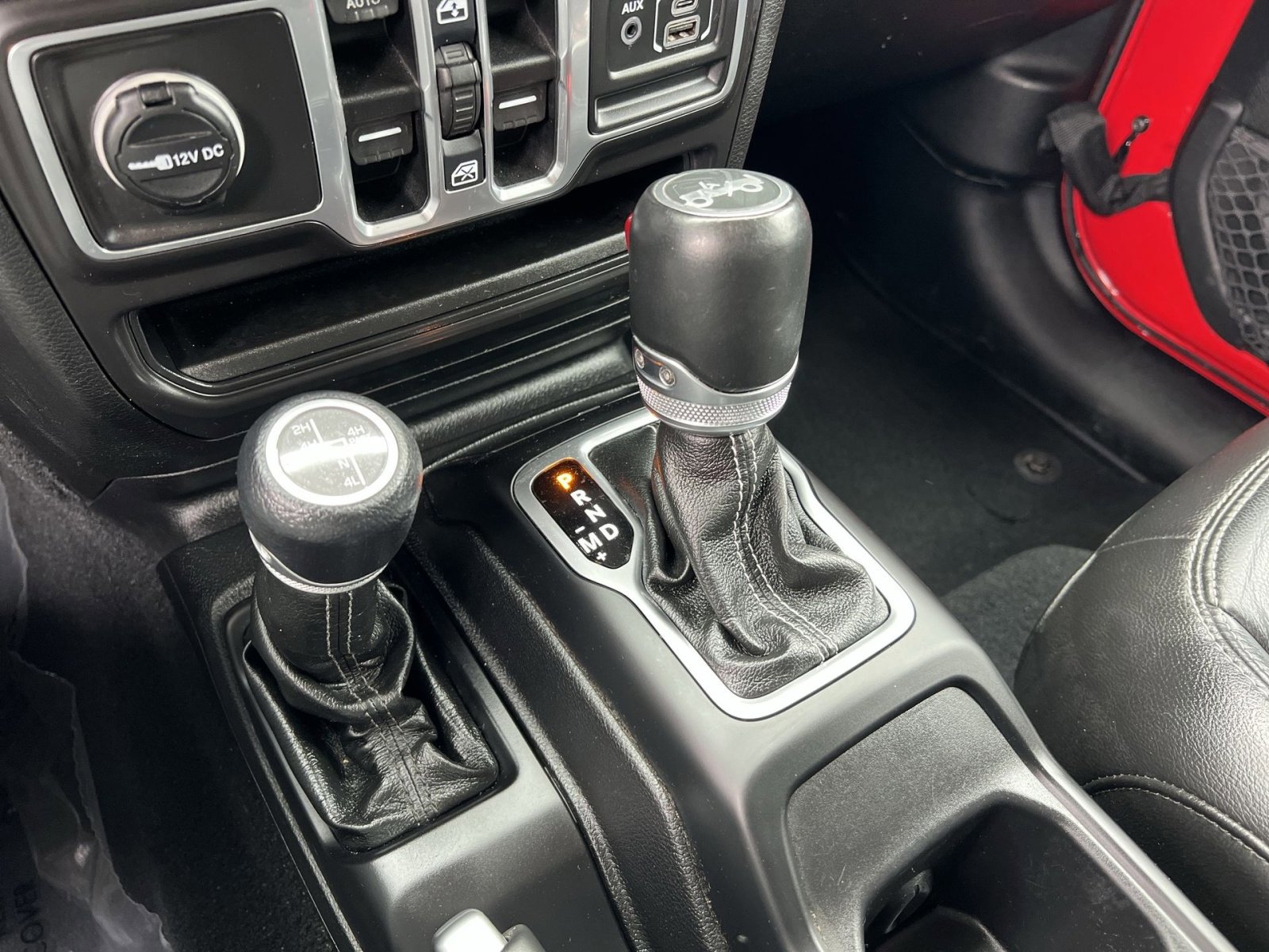 Used 2018 Jeep Wrangler Unlimited Sahara image 22