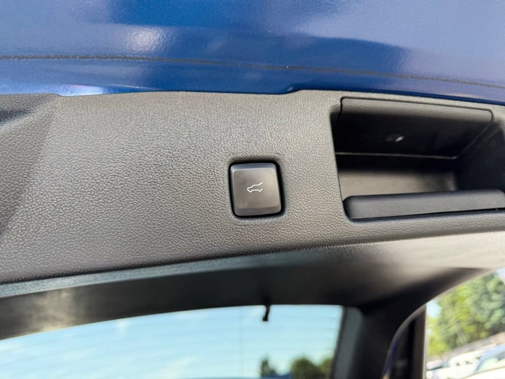 Certified 2022 Ford Escape SEL w/ SEL Stealth AWD Package image 18