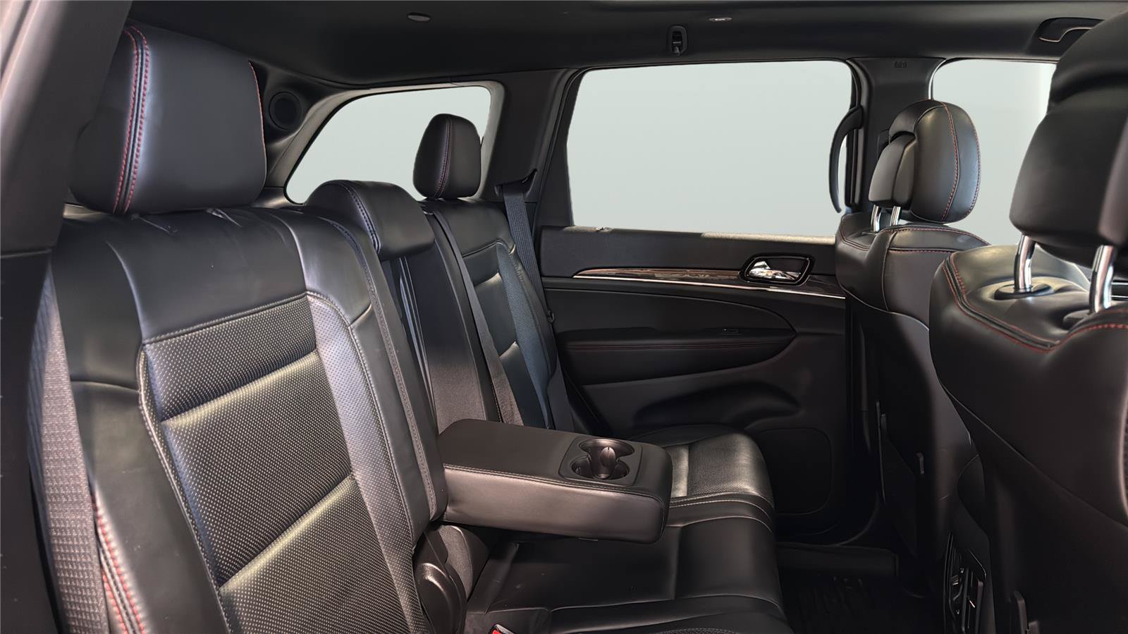 Used 2019 Jeep Grand Cherokee Trailhawk w/ Trailhawk Luxury Group AWD/4WD image 15