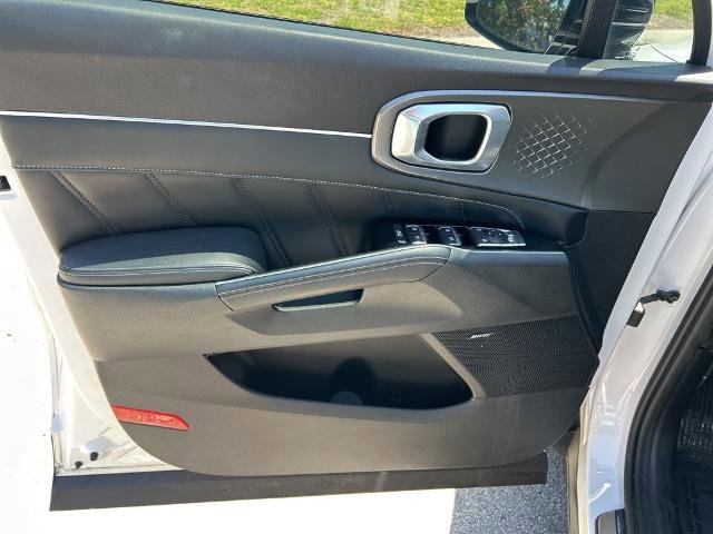 Used 2021 Kia Sorento SX image 17