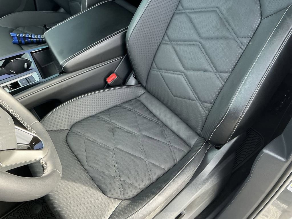 Used 2024 Volkswagen Atlas SE image 12