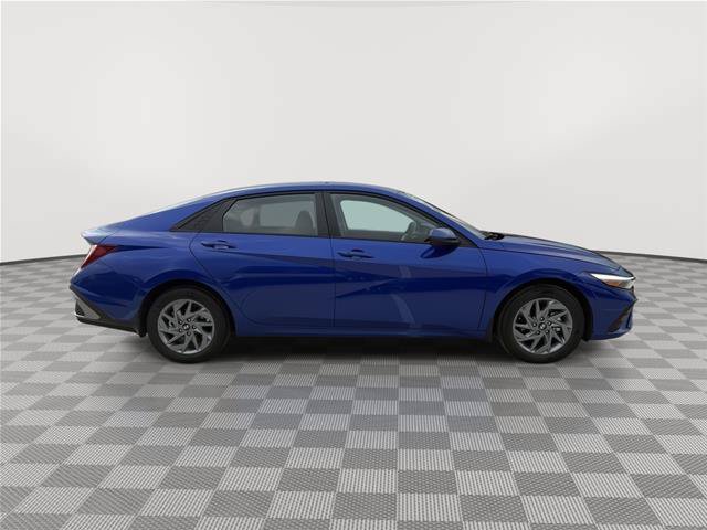 Used 2025 Hyundai Elantra Hybrid FWD image 10