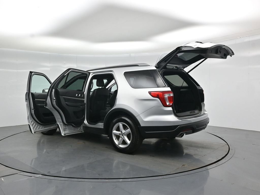 Certified 2018 Ford Explorer XLT w/ Equipment Group 202A image 59